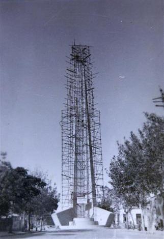 Obelisco 33